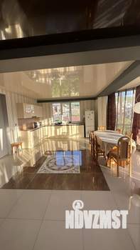 Дом 200м², 2-этажный, посуточно,