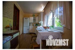 Дом 48м², 2-этажный, посуточно,