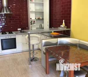 Дом 120м², 3-этажный, посуточно,