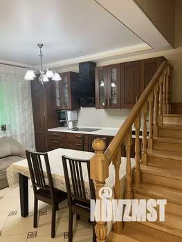 Дом 130м², 3-этажный, посуточно,