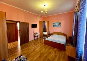 Дом 556м², 3-этажный, участок 6 сот.