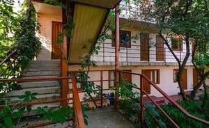 Дом 599м², 3-этажный, участок 8 сот.