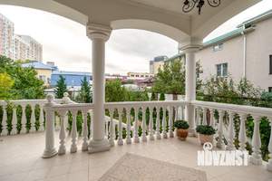 Коттедж 570м², 3-этажный, участок 7 сот.