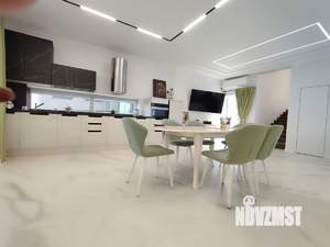 Дом 209м², 2-этажный, участок 7 сот.