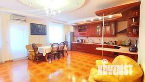 Дом 338м², 2-этажный, участок 6 сот.