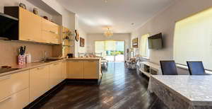 Дом 416м², 3-этажный, участок 12 сот.