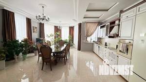 Дом 300м², 2-этажный, участок 8 сот.