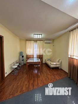 Дом 310м², 3-этажный, участок 8 сот.