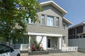 Дом 213м², 2-этажный, участок 4 сот.