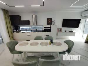 Дом 209м², 2-этажный, участок 7 сот.