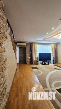 Таунхаус 480м², 2-этажный, участок 7 сот.