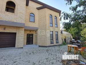 Дом 323м², 3-этажный, участок 6 сот.