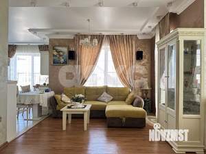 Дом 309м², 2-этажный, участок 10 сот.