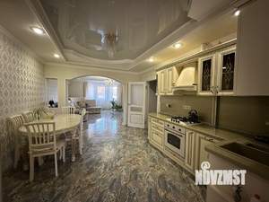 Дом 213м², 2-этажный, участок 10 сот.