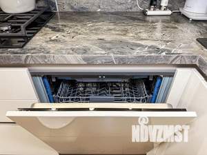 Дом 400м², 3-этажный, участок 6 сот.