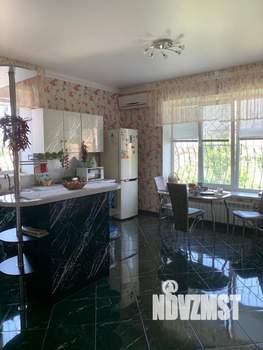 Дом 371м², 2-этажный, участок 10 сот.