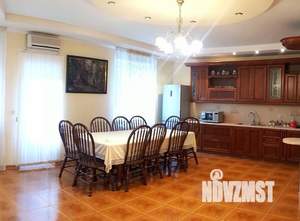 Дом 338м², 2-этажный, участок 6 сот.