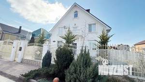 Дом 300м², 2-этажный, участок 8 сот.