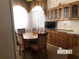 Дом 284м², 2-этажный, участок 6 сот.