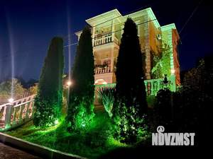 Коттедж 300м², 3-этажный, участок 8 сот.