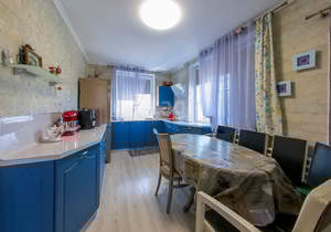 Дом 245м², 3-этажный, участок 9 сот.