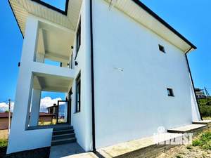 Дом 180м², 2-этажный, участок 4 сот.