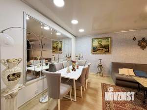 Коттедж 330м², 3-этажный, участок 6 сот.