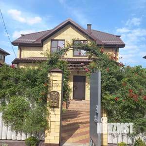 Дом 141м², 2-этажный, участок 4 сот.