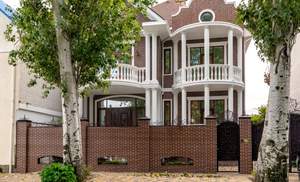 Дом 570м², 3-этажный, участок 0 сот.