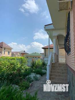 Дом 371м², 2-этажный, участок 10 сот.