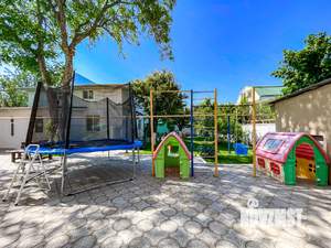 Дом 305м², 3-этажный, участок 8 сот.