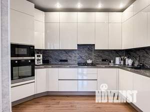 Дом 400м², 3-этажный, участок 6 сот.