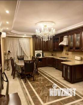 Дом 303м², 2-этажный, участок 6 сот.