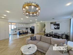 Дом 250м², 2-этажный, участок 6 сот.