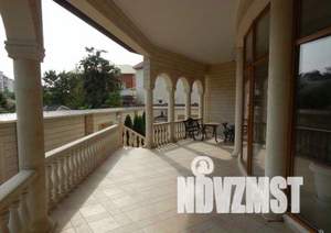 Дом 1100м², 2-этажный, участок 14 сот.