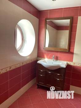 Дом 1100м², 2-этажный, участок 14 сот.