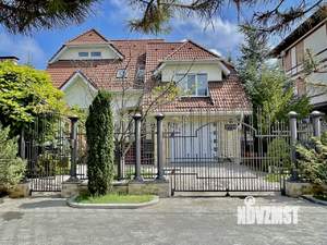 Дом 311м², 2-этажный, участок 6 сот.