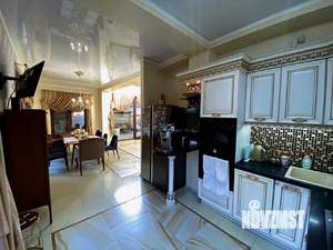 Дом 210м², 2-этажный, участок 4 сот.