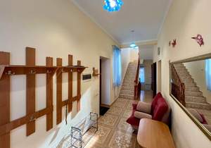 Дом 556м², 3-этажный, участок 6 сот.