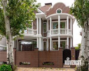 Коттедж 570м², 3-этажный, участок 7 сот.