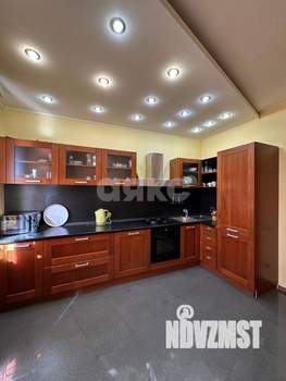 Дом 310м², 3-этажный, участок 8 сот.