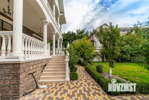 Коттедж 570м², 3-этажный, участок 7 сот.