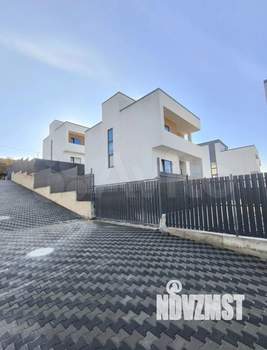 Дом 194м², 3-этажный, участок 3 сот.