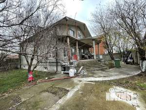 Дом 571м², 2-этажный, участок 10 сот.