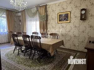 Дом 407м², 3-этажный, участок 6 сот.