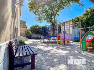 Дом 305м², 3-этажный, участок 8 сот.