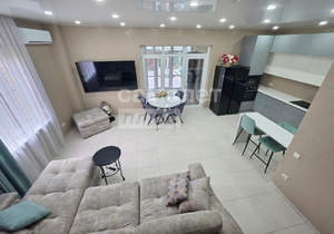 Дом 256м², 2-этажный, участок 8 сот.