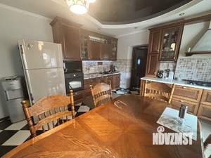 Дом 240м², 2-этажный, участок 9 сот.