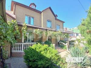 Дом 335м², 3-этажный, участок 5 сот.