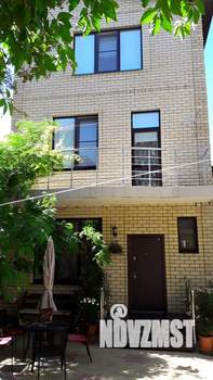 Коттедж 270м², 3-этажный, участок 4 сот.